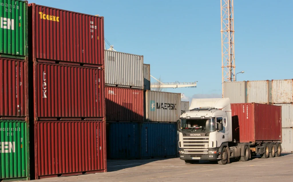 ciezarowka z kontenerem